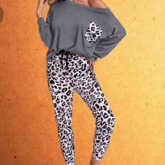 Leopard print lounge set small and large left - Picture 4 of 16